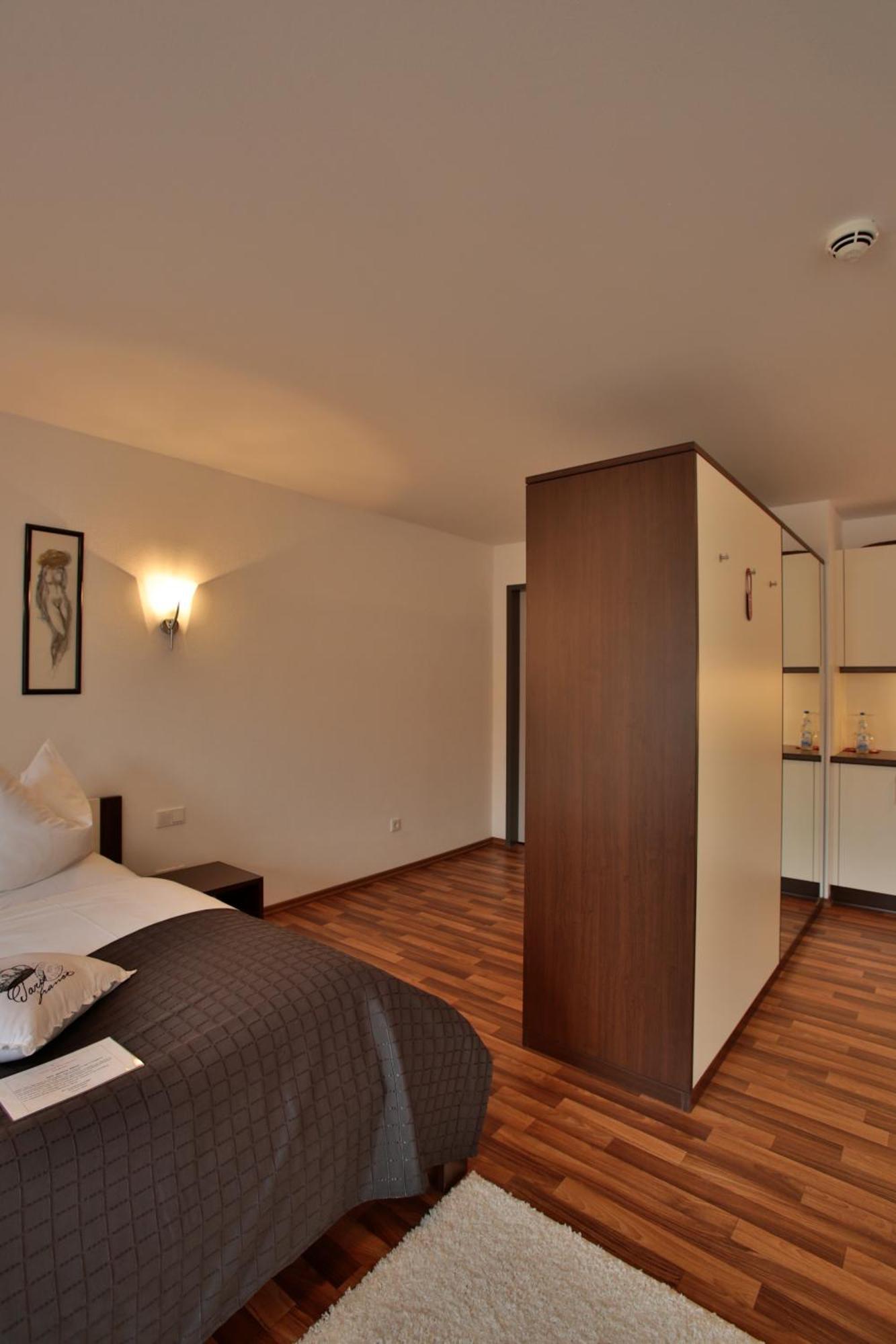 Hotel Am Marktplatz Gangkofen Oda fotoğraf
