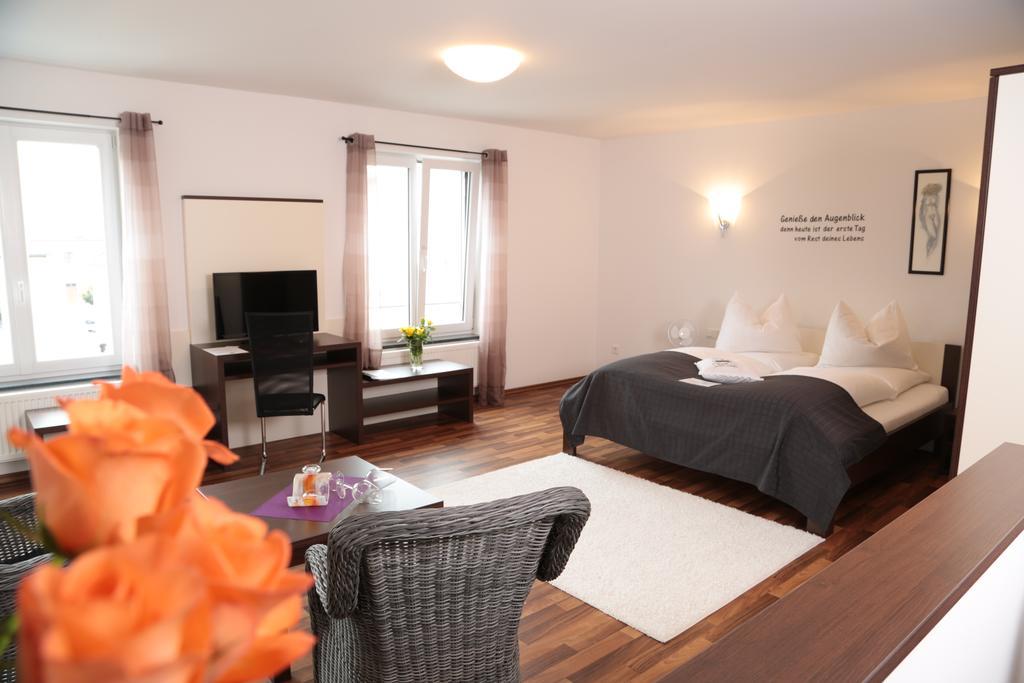 Hotel Am Marktplatz Gangkofen Oda fotoğraf
